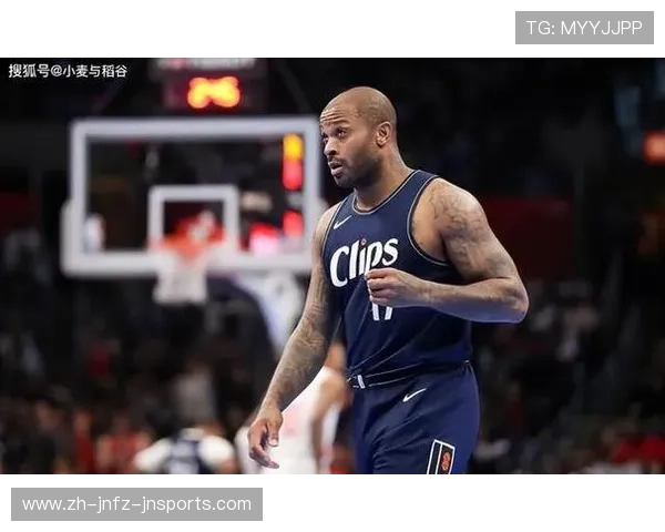 NBA火箭队球员塔克的最新图片及资料